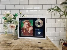 Joni Mitchell  / Hand Signed