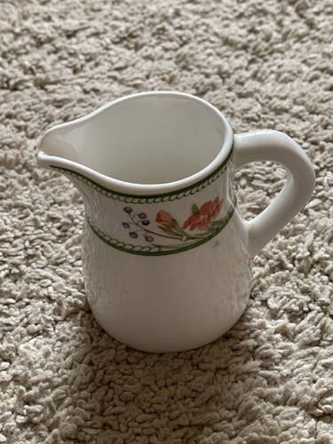 Dudson fine china - fine, jug
