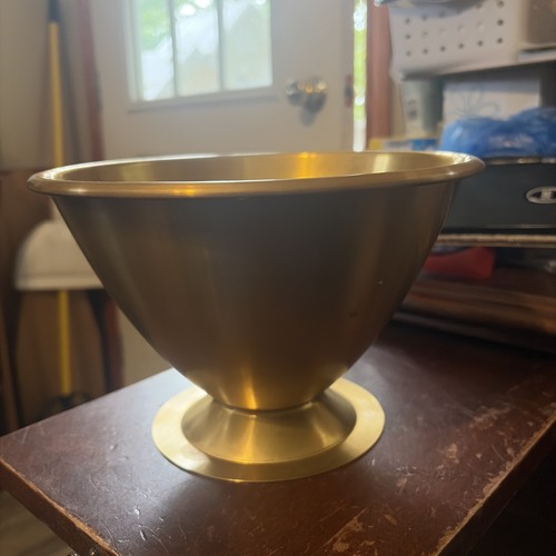 Vintage 1970s wilton - wilton, gold