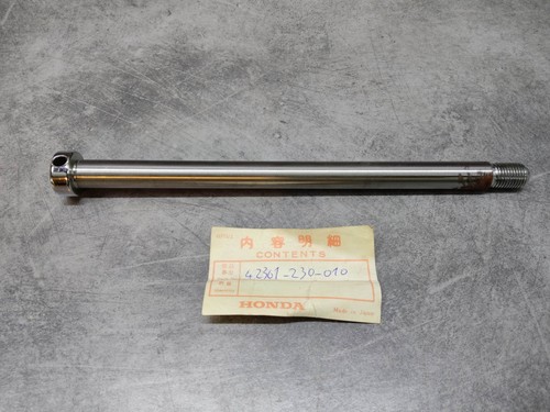 Rear wheel axle - axle, cb125