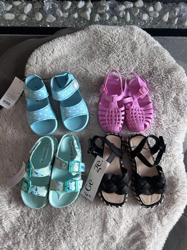 New girls sandles size - new,