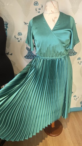 Beautiful jade green satin - beautiful,
