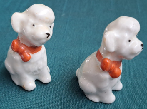 Vintage pair pottery - -,