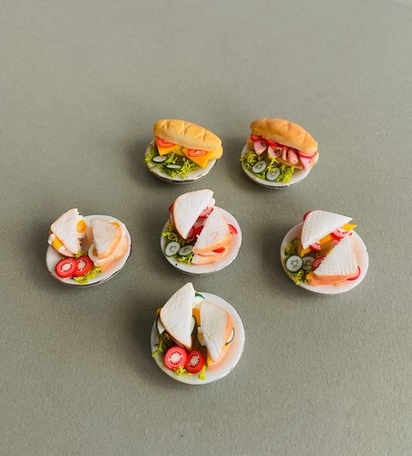 Dolls house miniature - dolls,