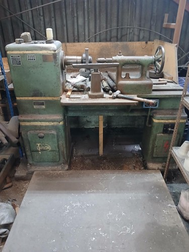 Metal spinning lathe - , with