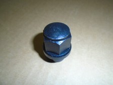 Triumph stag wheel - nut,