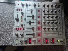 Behringer DJX700 Pro 4-Channel DJ Mixer with Effects Beatkeeper. Disco, Party.