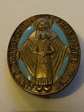 HANDICAPPED CHILDREN PILGRIMAGE TRUST PIN BADGE 1950s COLLECTABLE