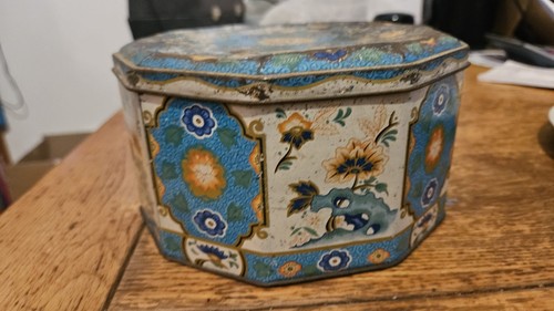 Vintage large elkes biscuit - vintage,