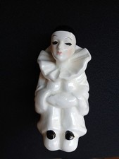 VINTAGE 1980S PIERROT CLOWN WHITE CERAMIC ORNAMENT SEATED BLACK HAT