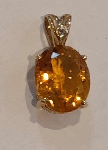 9ct gold citrine pendant - gold,