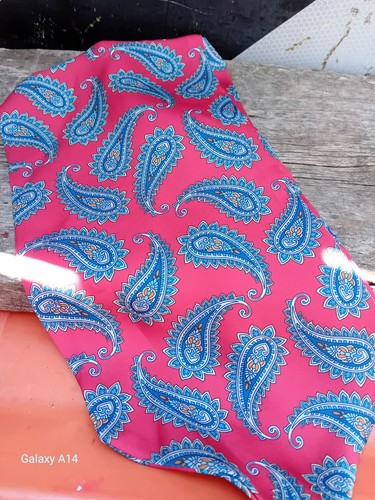 Red with swirls - paisley, type