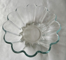 PYREX Fluted Dish 18cm