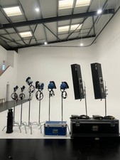 Studio 9-light kit: ARRI 150w