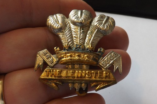 Military badge royal - royal, canadians