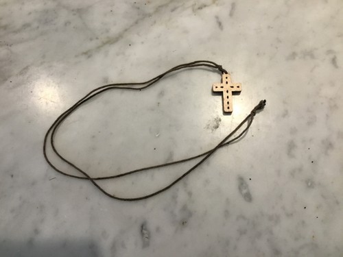 Small wooden cross string - small,