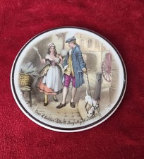 SMALL VINTAGE PLATE - 'CRIES