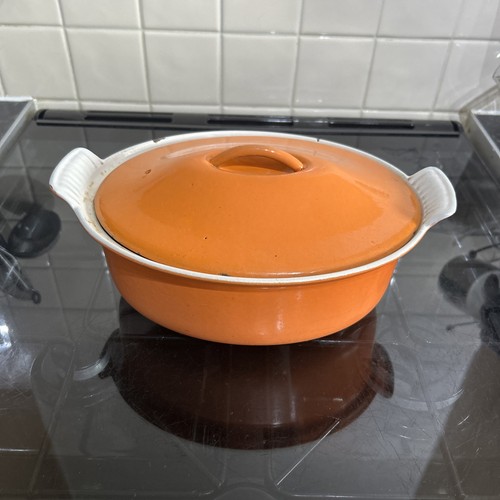 Cousances creuset cast - creuset, iron