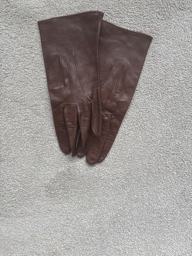 Ladies brown leather gloves