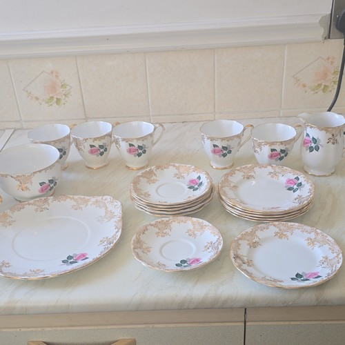 Royal standard floral white - standard,