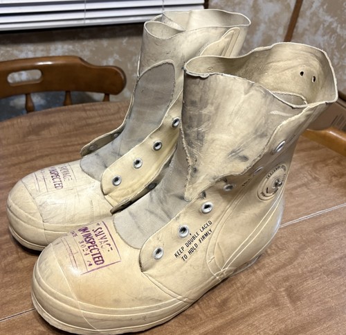 Vintage 1975 bata military - vintage,