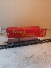 Triang R212  Bolster  Wagon With Wood Load Boxed OO Gauge