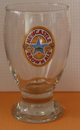 Newcastle brown ale glass 3l - brown,