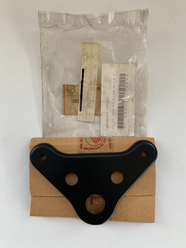 Triangle upper steering plate