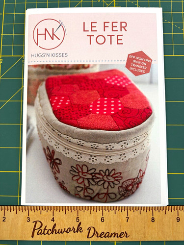 Hugs kisses fer tote - hugs,