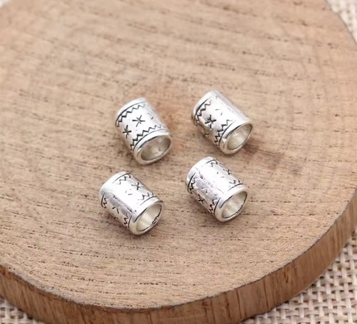 Silver coloured big hole - silver,