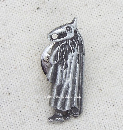 Mari lwyd pin badge welsh - mari,