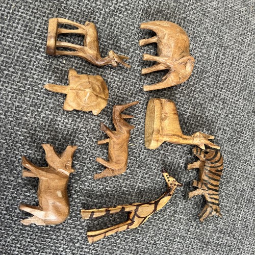 Hand carved wooden safari - ,