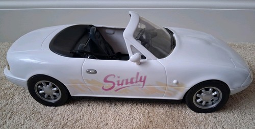 Sindy doll white convertible - sindy,