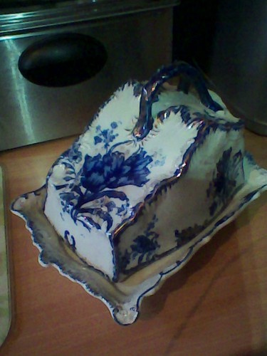 Victorian flow blue lidded - victorian,