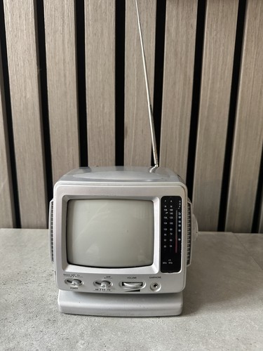 Mini portable tv - 5.5”,