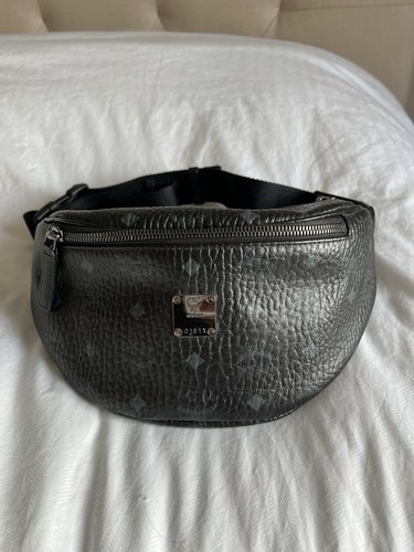 100 authentic mcm crossbody - 100%,