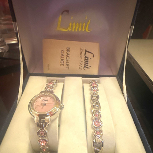 Unwanted gift limit - unwanted, pink