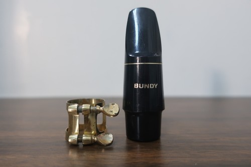 Bundy alto sax saxophone - alto,