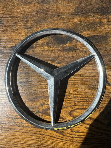 Mercedes benz emblem - mercedes,