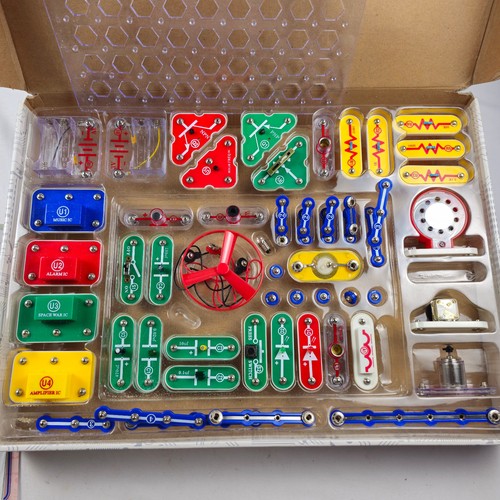 Elenco snap circuits 300 - circuits, sc-300