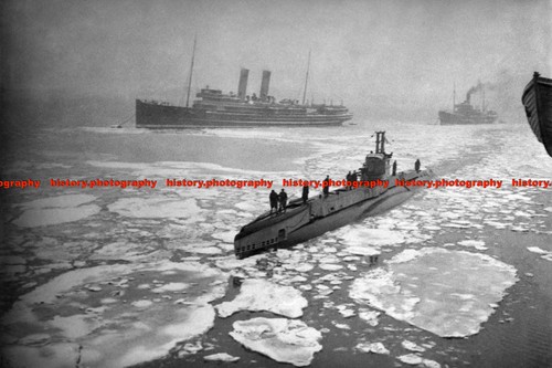 F009856 british submarine 1940 - british,
