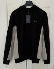 Fred Perry Quarter Zip Hoodie Size M (Pit To Pit 22 Inches)