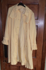 VINTAGE WOMANS YELLOW mac BY