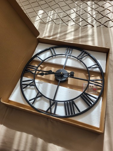 Large black metal skeleton - large,