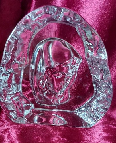 Crystal clear collectables - clear,