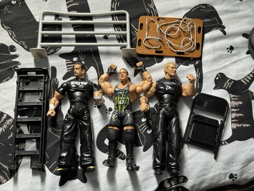Wwe ecw action figure bundle - figure,