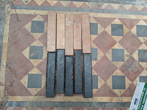 Fingers of reclaimed - ,