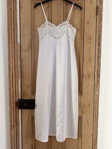 Vintage long white nightdress - long,