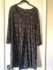 SEASALT BLACK & BEIGE FLORAL "ARUSHA TUNIC"    Size 24