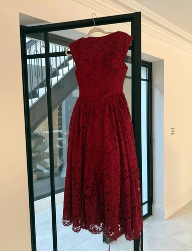 House deep red - house, lace